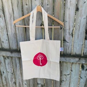 FREE w/purchase Paris Toujours Key Eiffel Tower red circle cotton tote bag NWOT